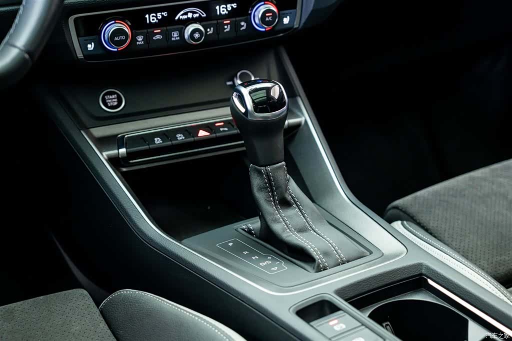Audi Q3, 2023 14