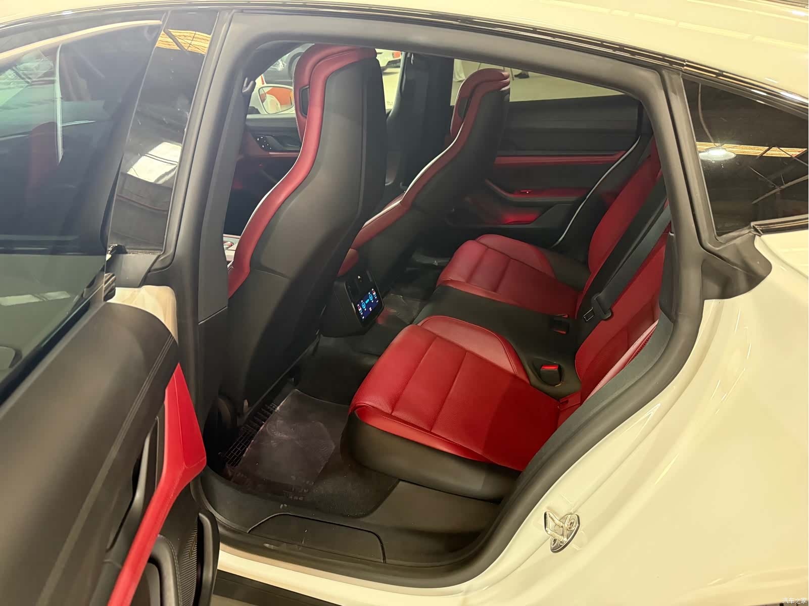 Porsche Taycan, 2021 6