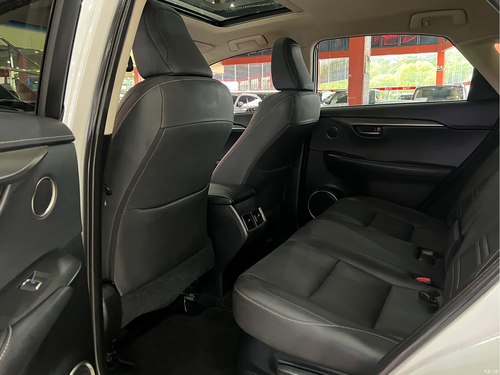 Lexus NX, 2018 8
