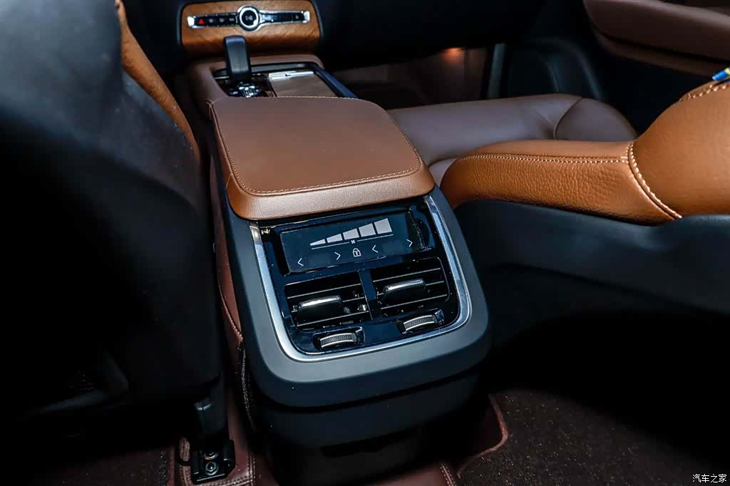 Volvo XC90, 2023 24