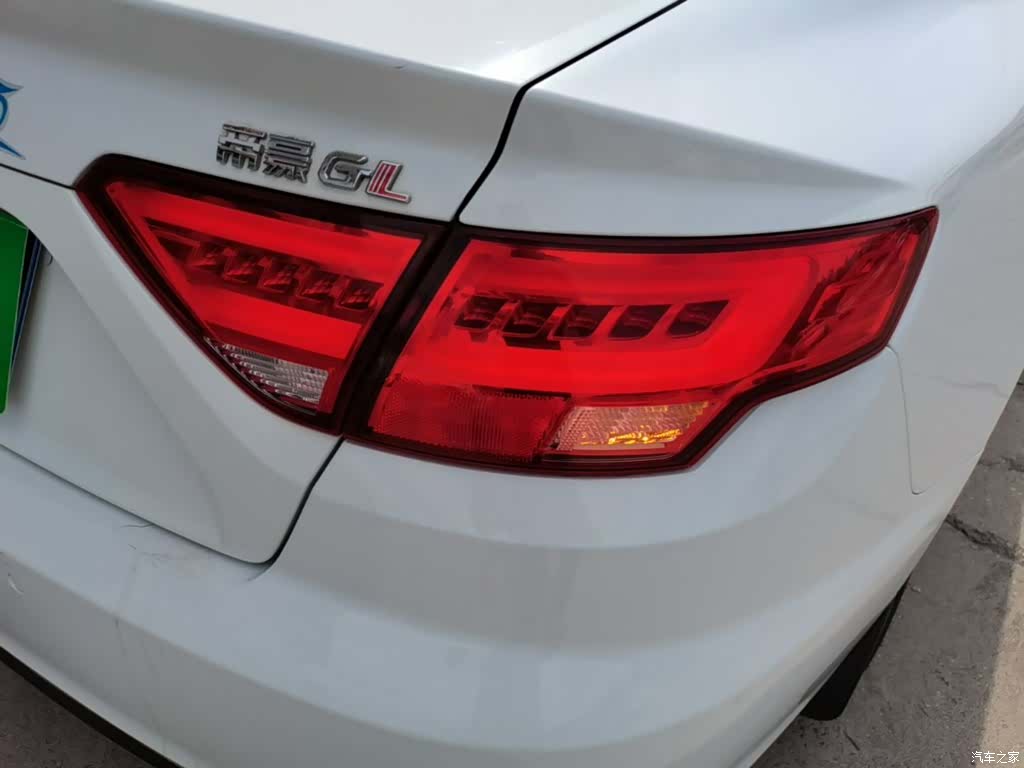 Geely Emgrand, 2017 8