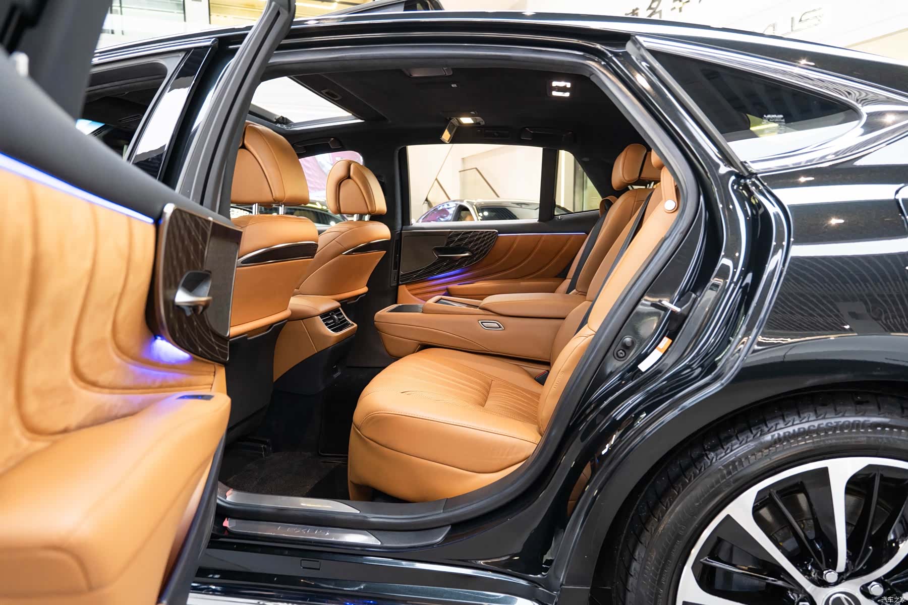 Lexus LS, 2021 10