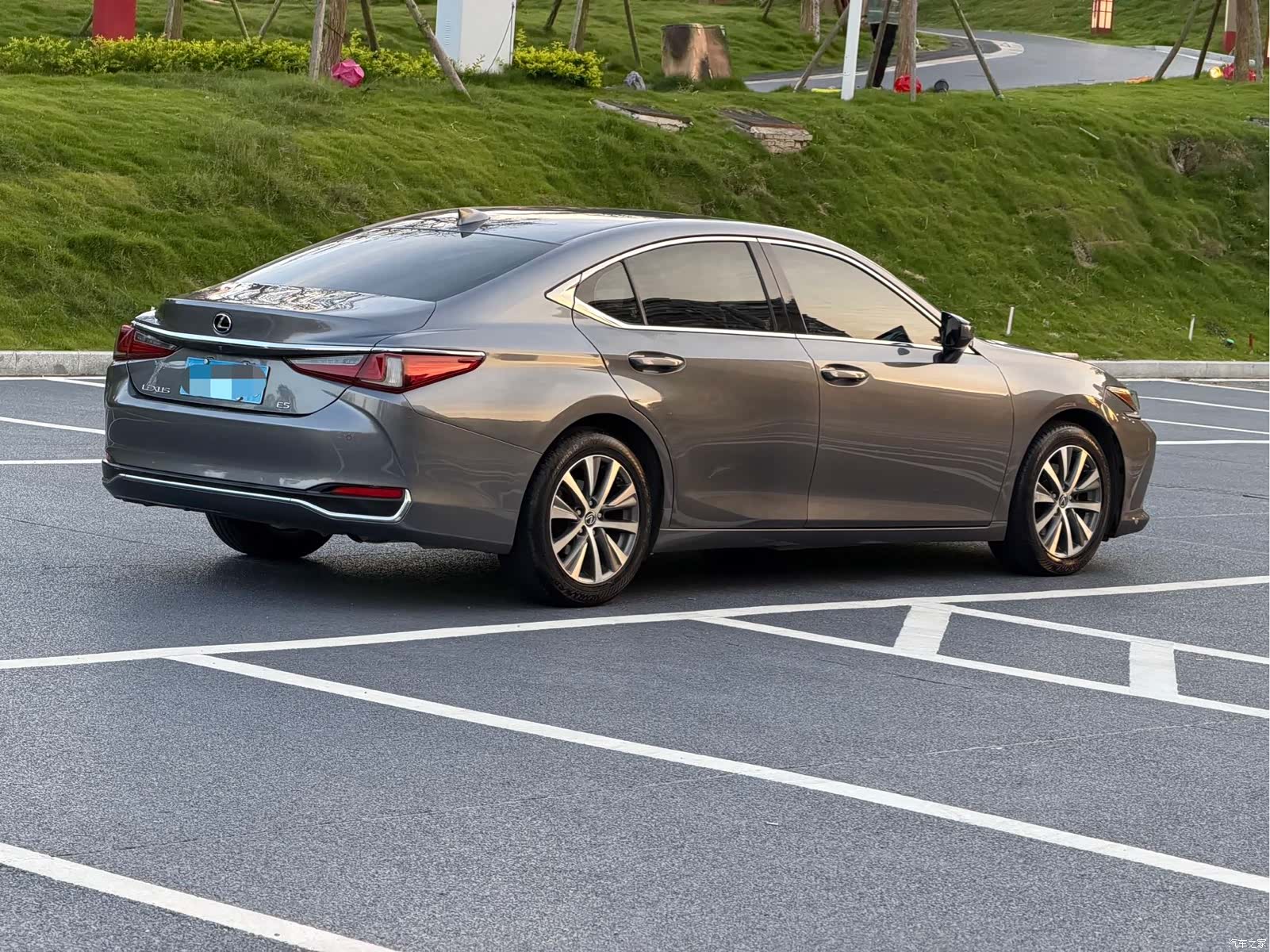 Lexus ES, 2018 4