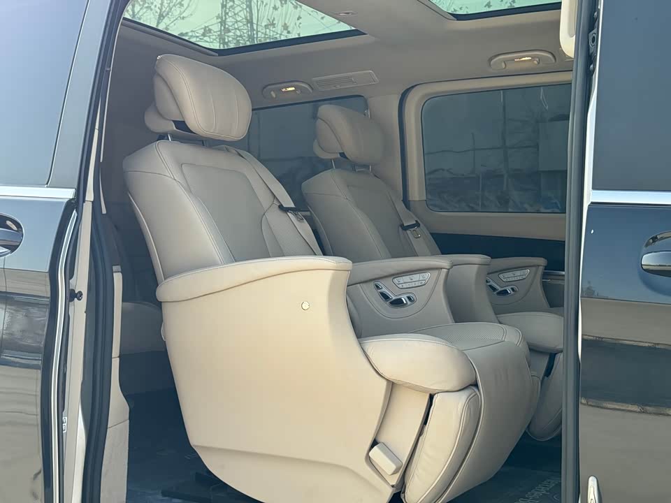 Mercedes-Benz V-class