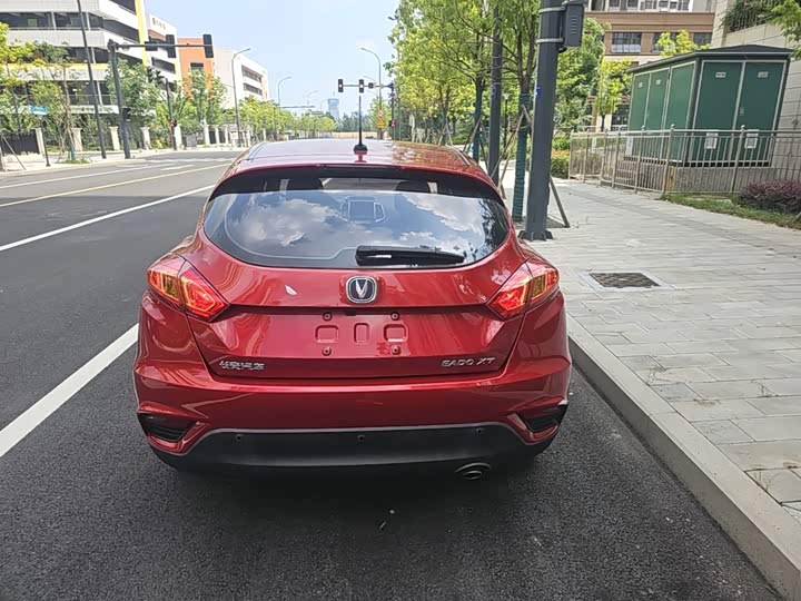 Changan Eado XT 2015 1.6L МКПП jun ku xing guo V