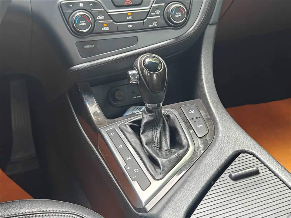 Kia K5 Kia K5
