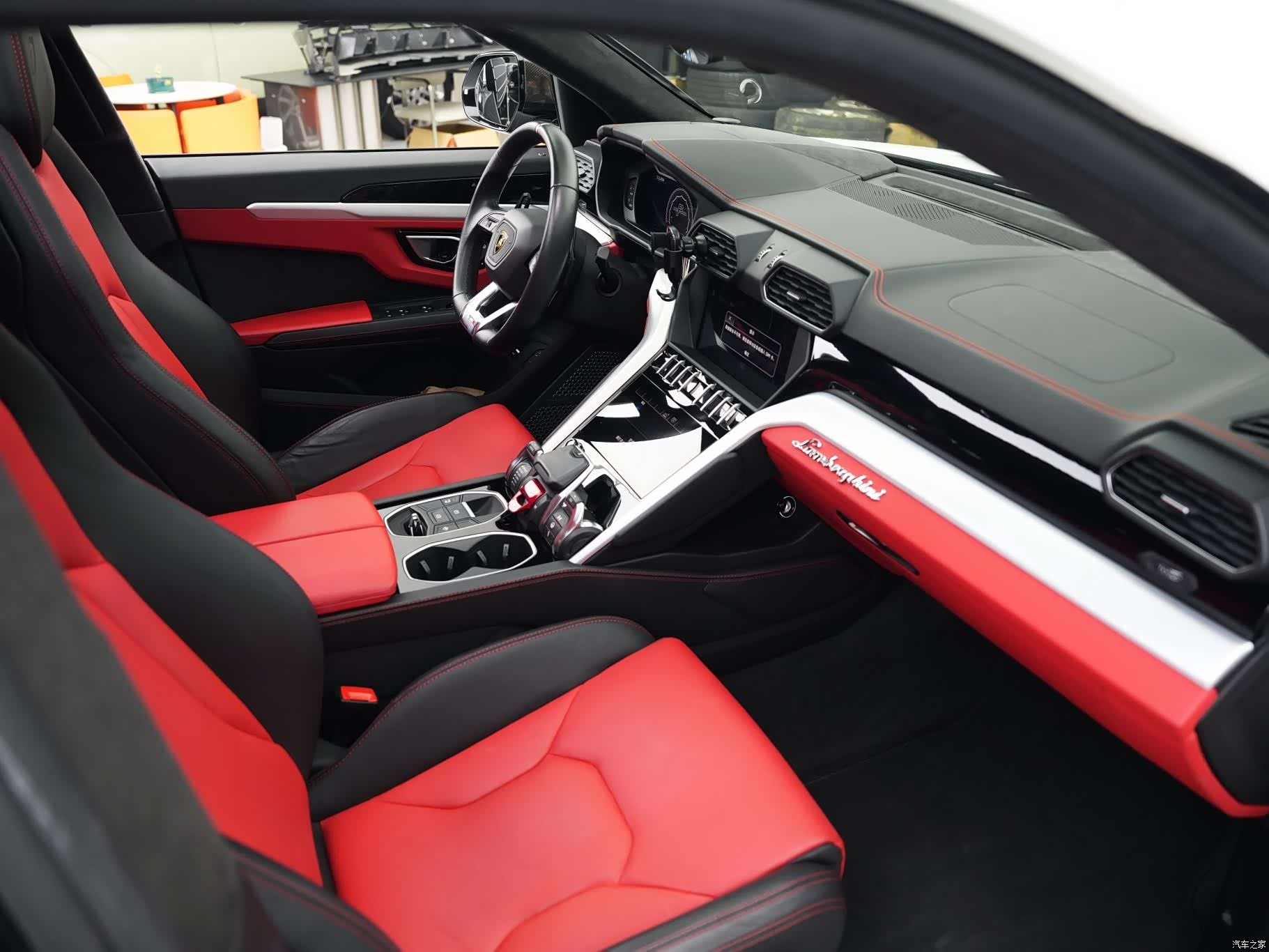 Lamborghini Urus, 2019 все фото