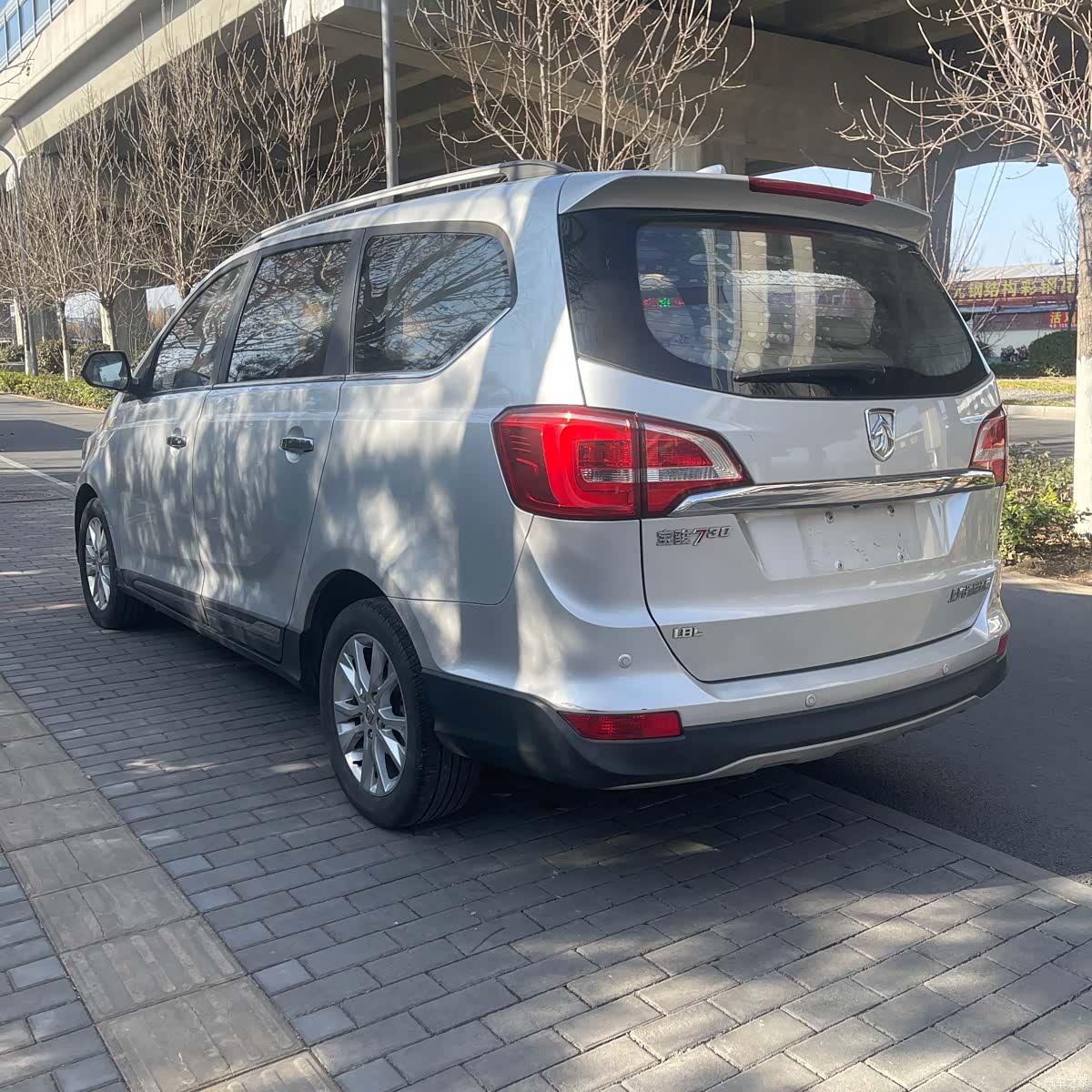 Wuling 730, 2017 6