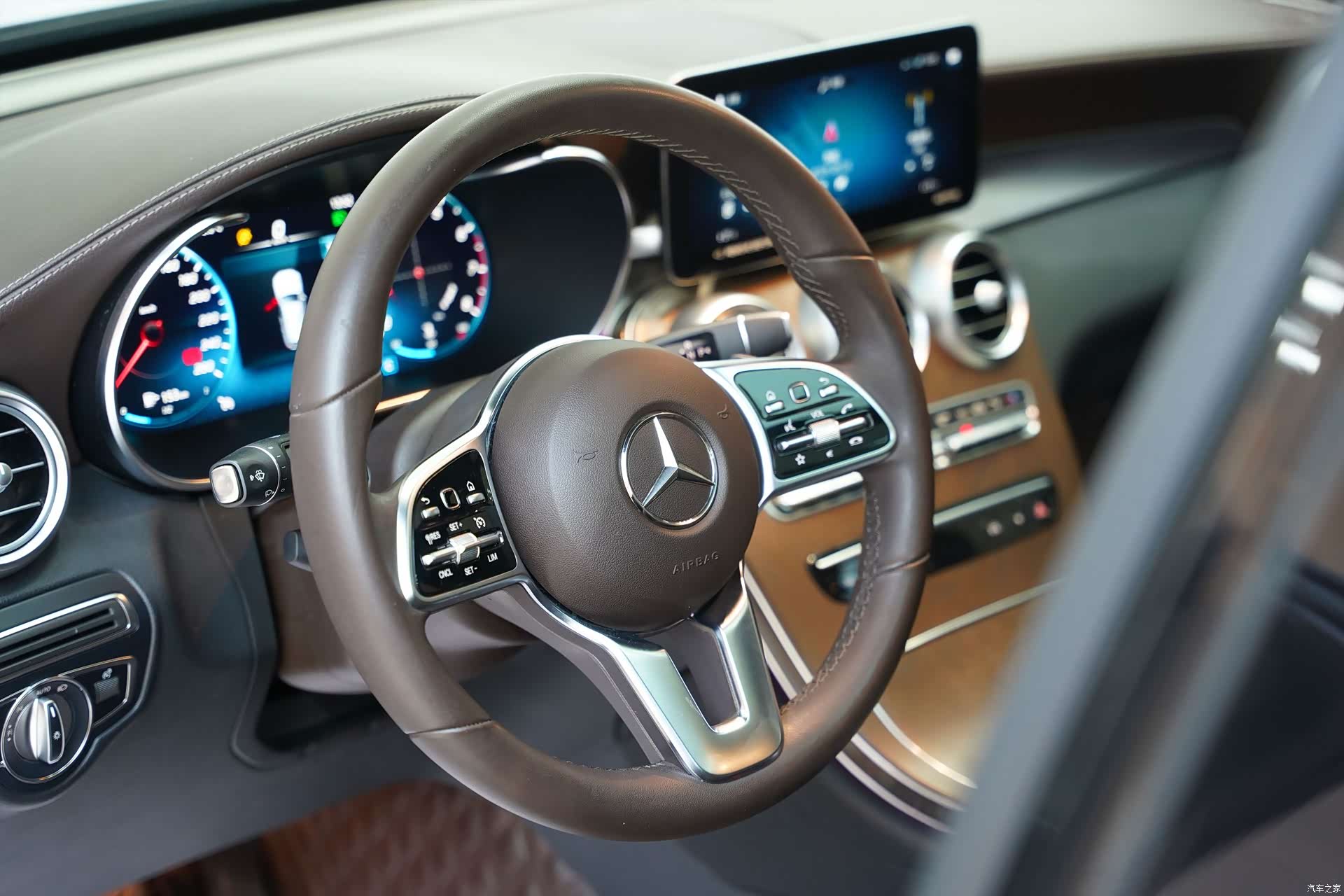 Mercedes-Benz GLC, 2022 18