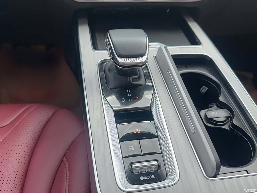 Hongqi HS5, 2025 11