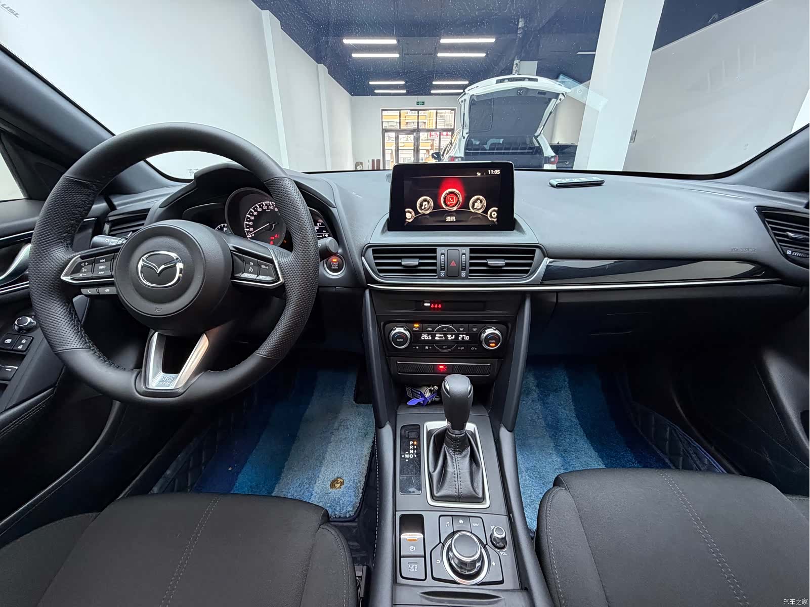 Mazda CX-4, 2023 12