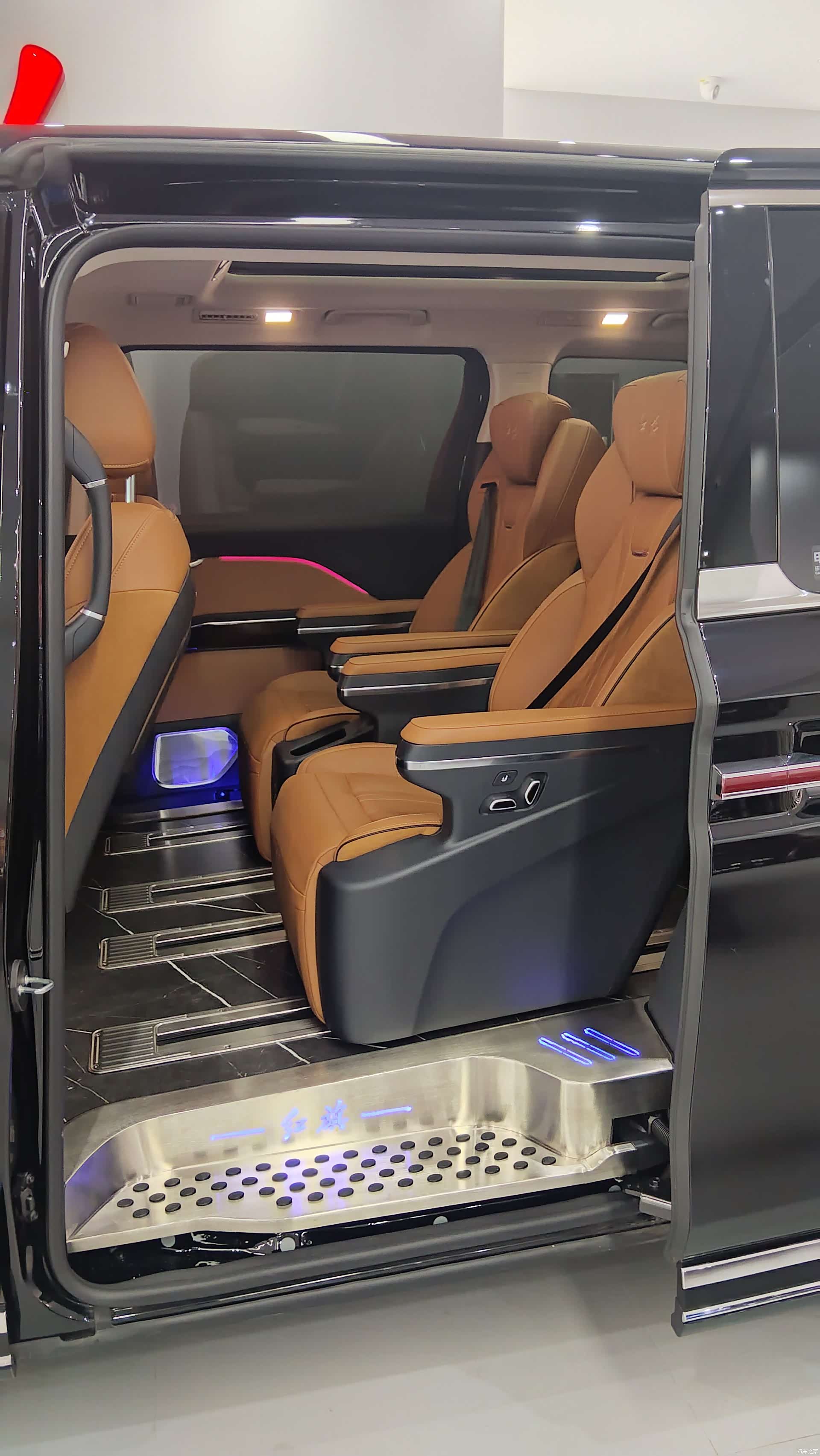 Hongqi HQ9, 2023 4