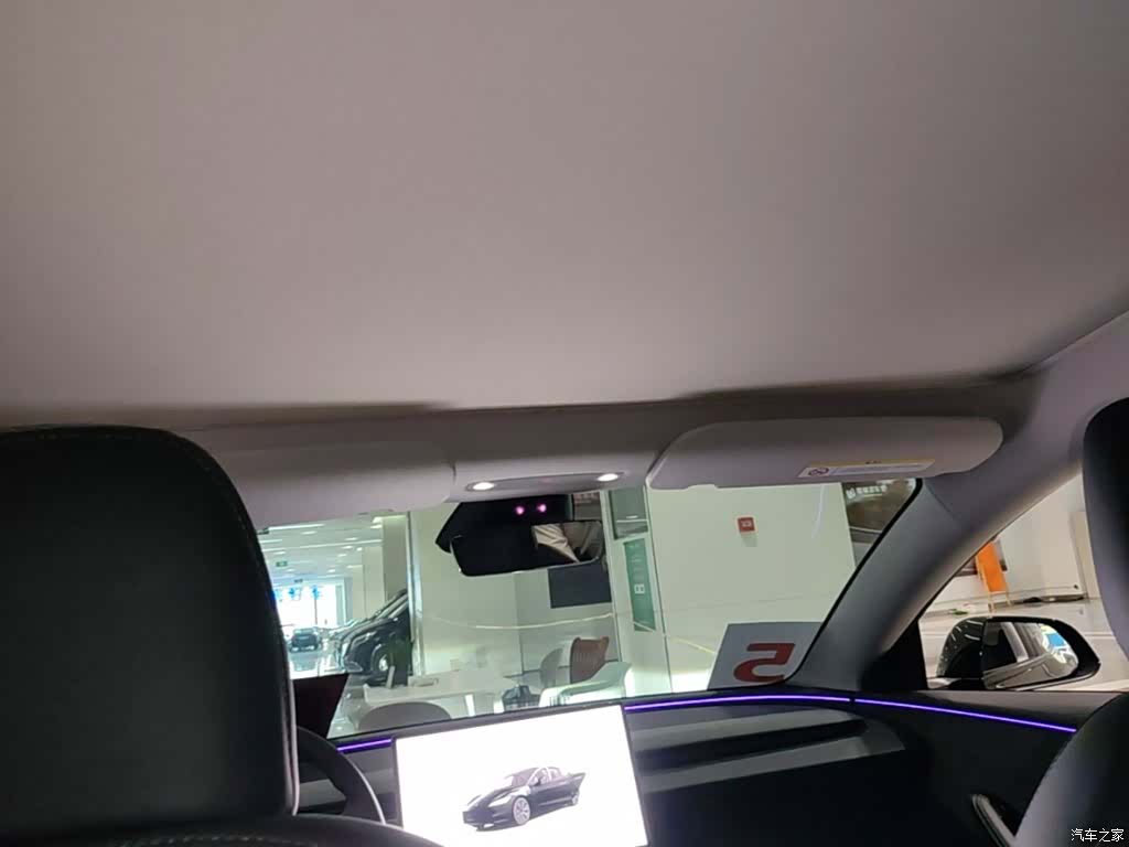 Tesla Model 3, 2025 18