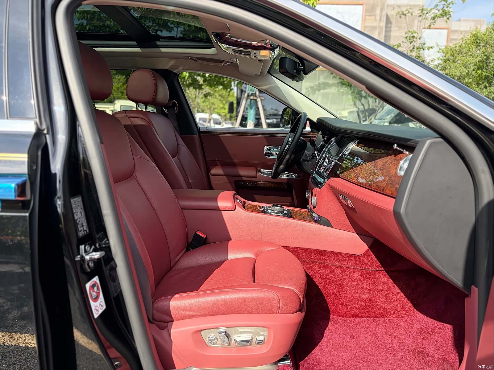 Rolls-Royce Ghost, 2016 16