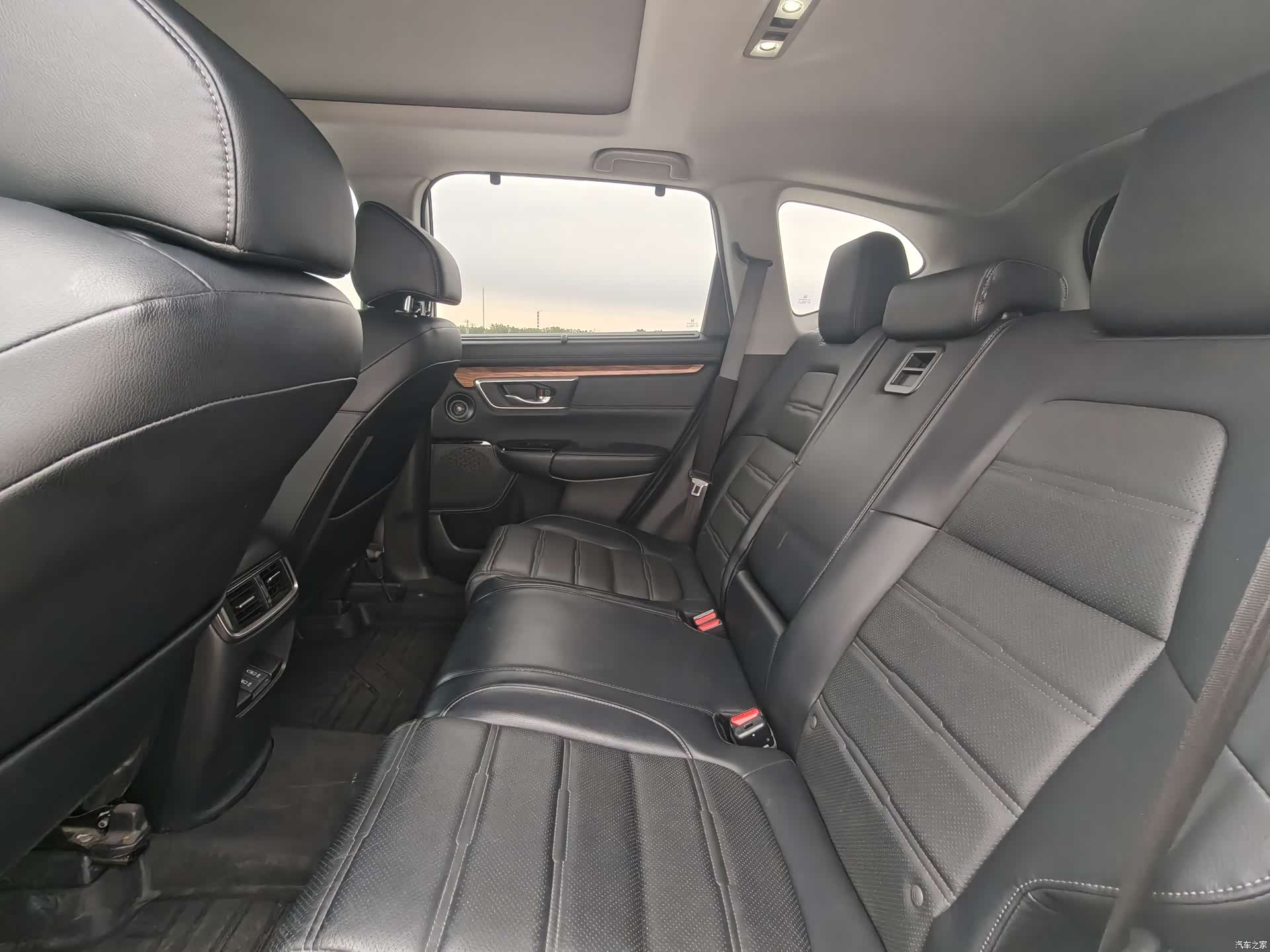 Honda CR-V, 2018 все фото