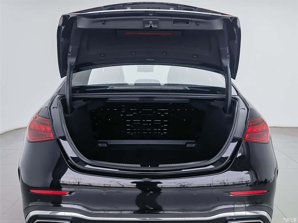 Mercedes-Benz C-Class, 2022 16