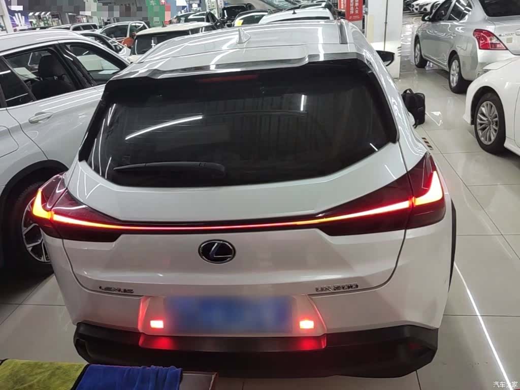 Lexus UX, 2021 6