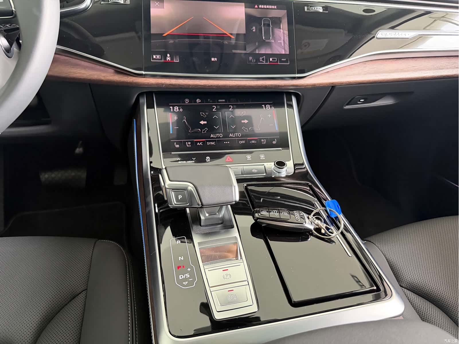 Audi Q7, 2025 11