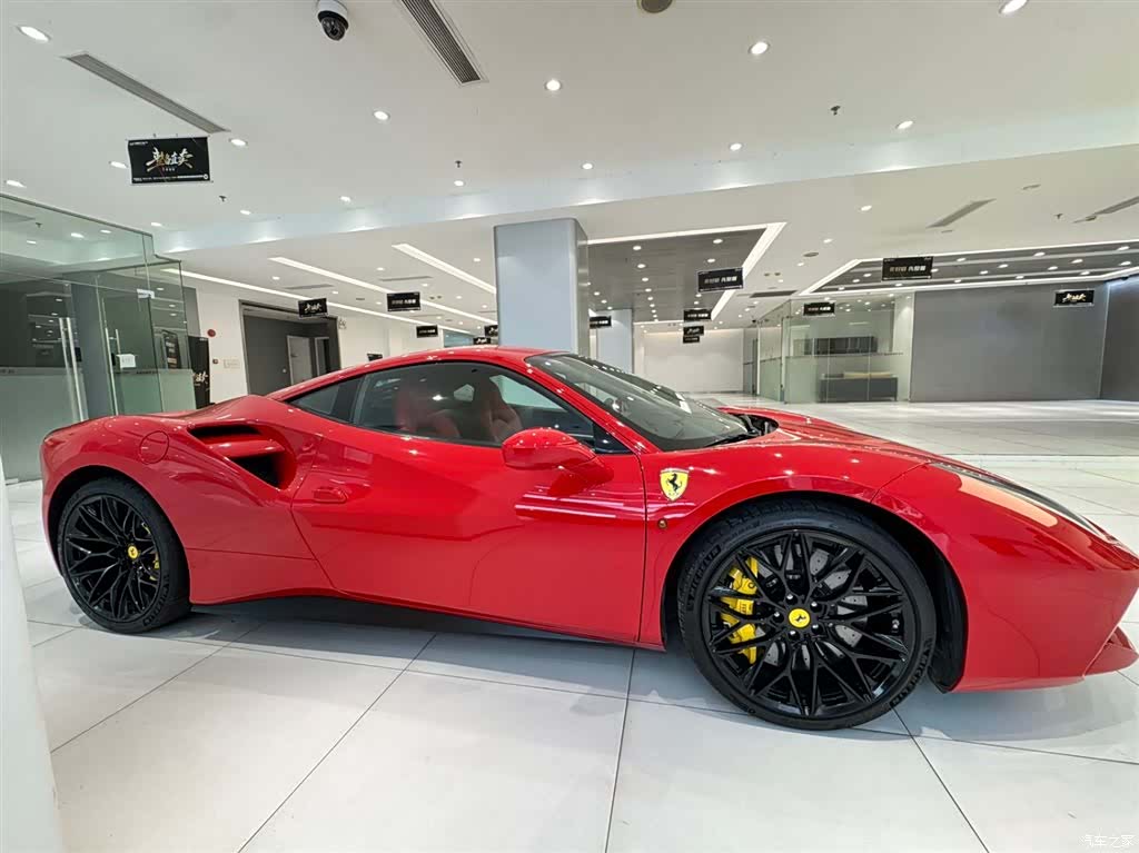 Ferrari 488, 2018 3