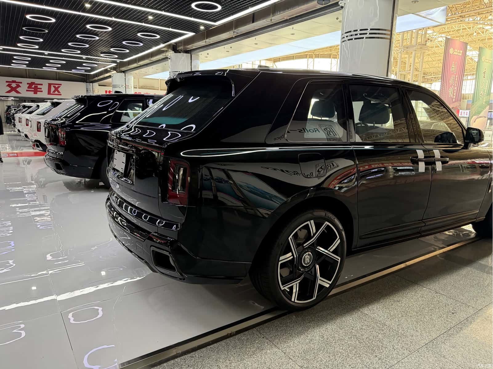 Rolls-Royce Cullinan, 2025 17