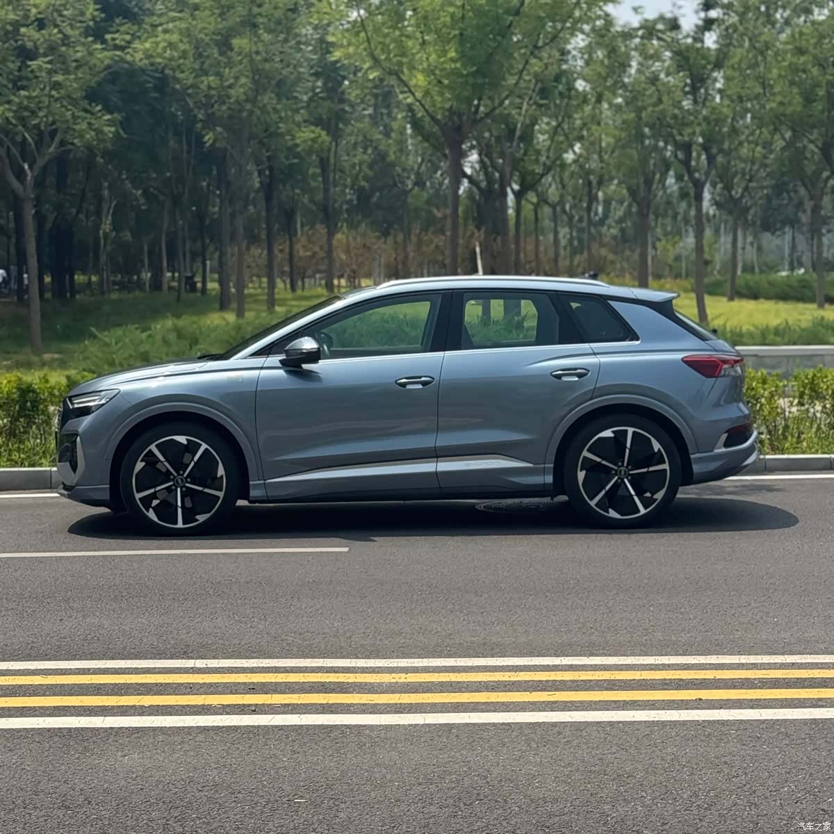 Audi Q4 e-tron, 2023 3