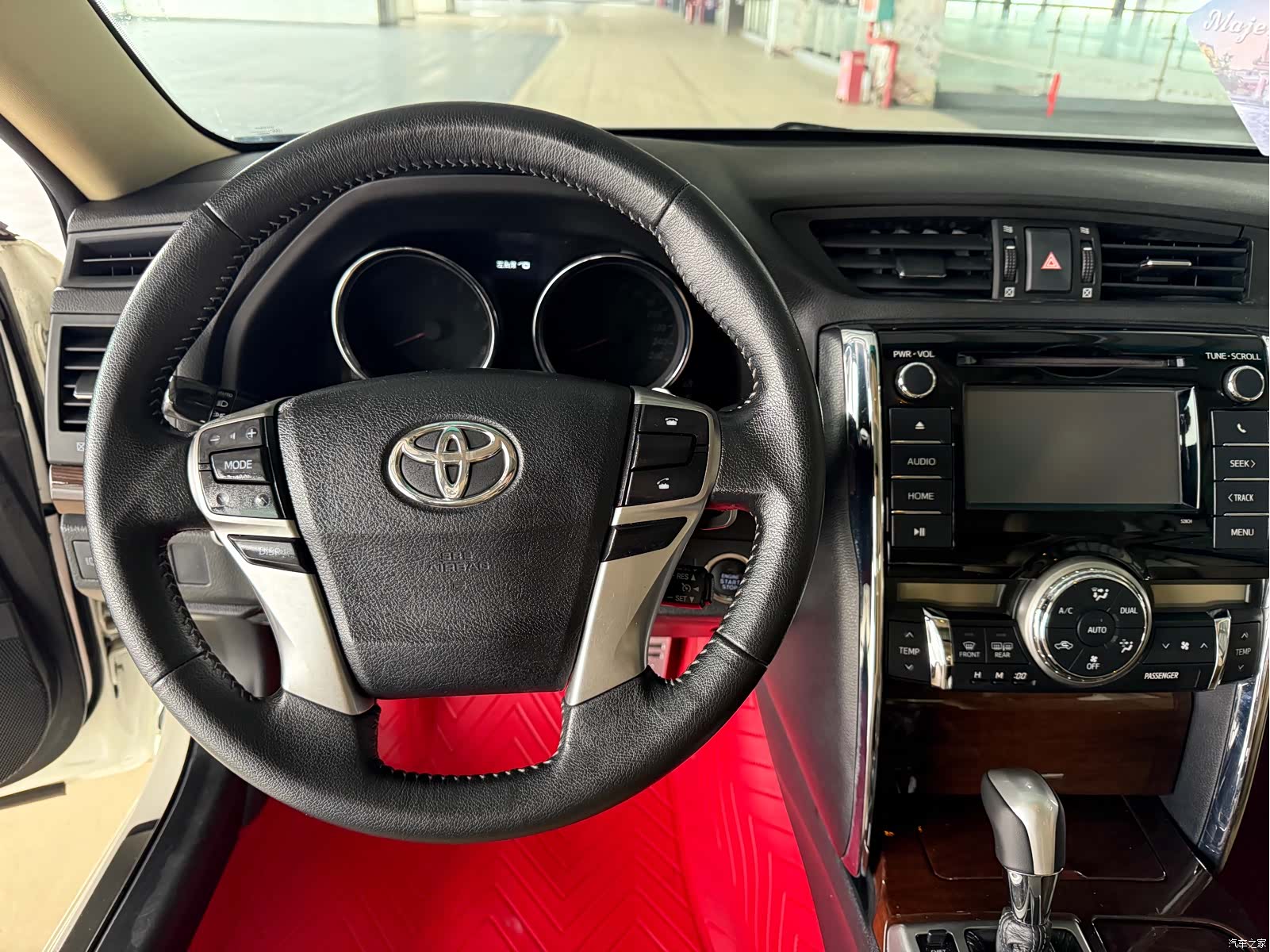 Toyota 2.5V, 2015 9
