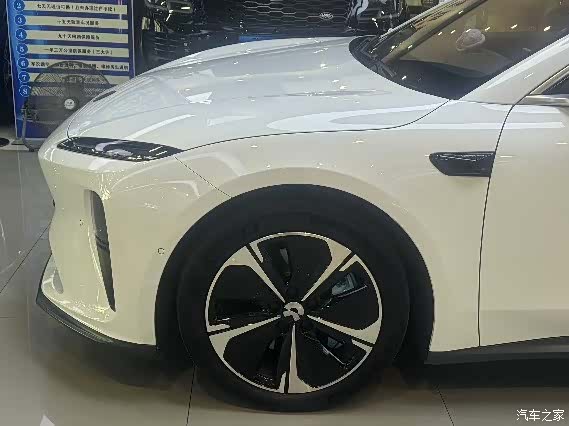 NIO ET5, 2025 4