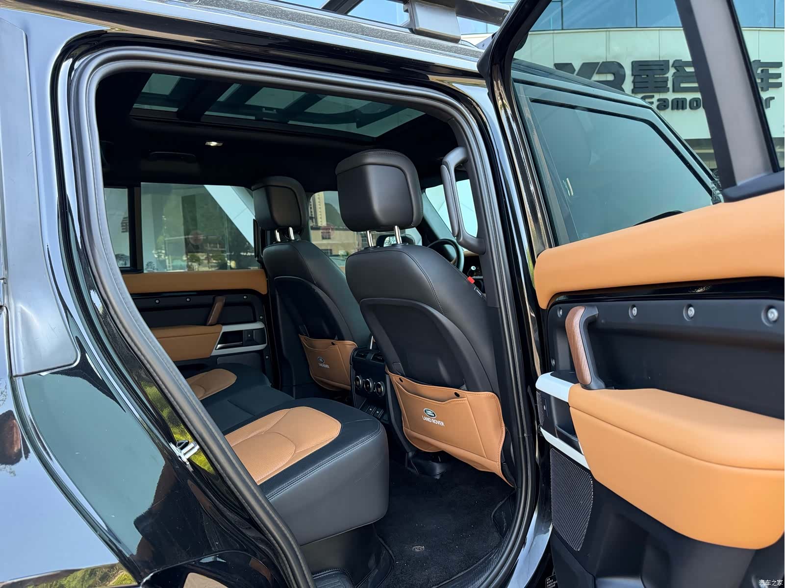 Land Rover Defender, 2023 7