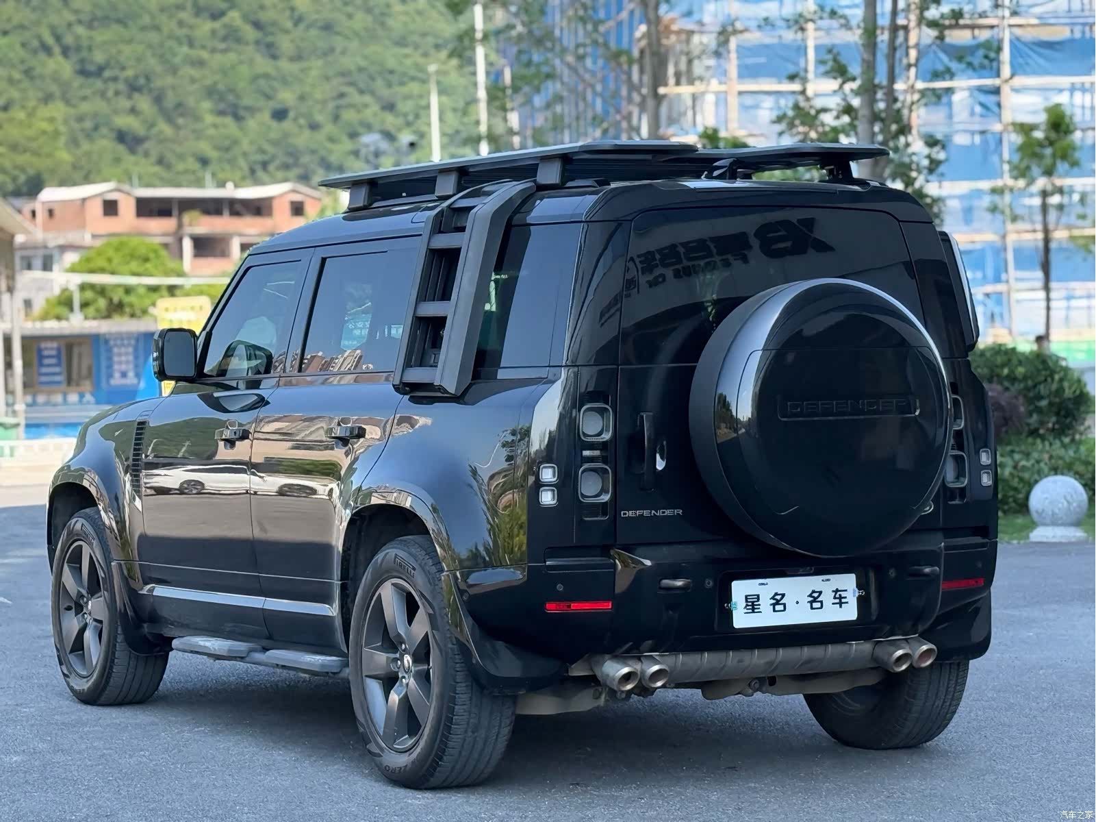Land Rover Defender, 2023 16