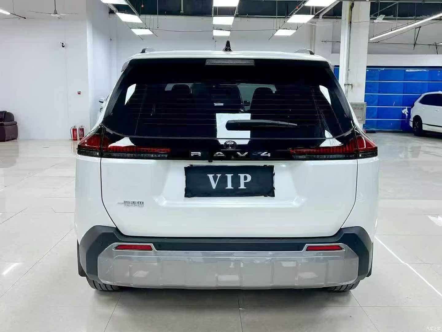 Toyota RAV4, 2026 8