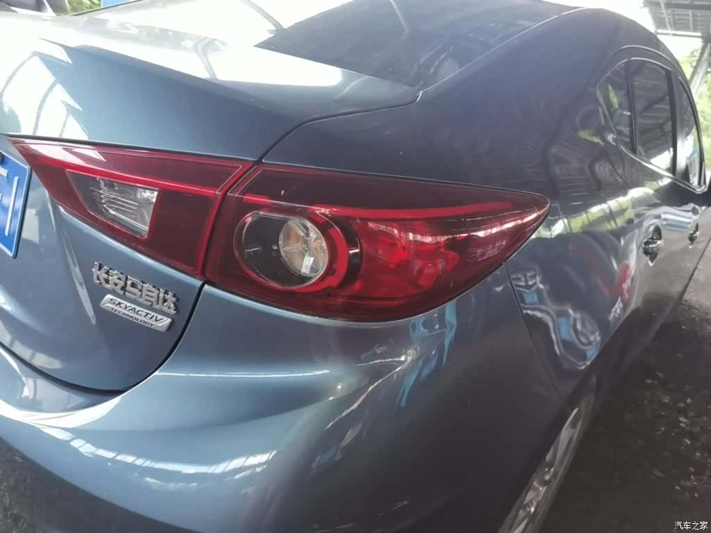 Mazda Mazda3, 2015 8