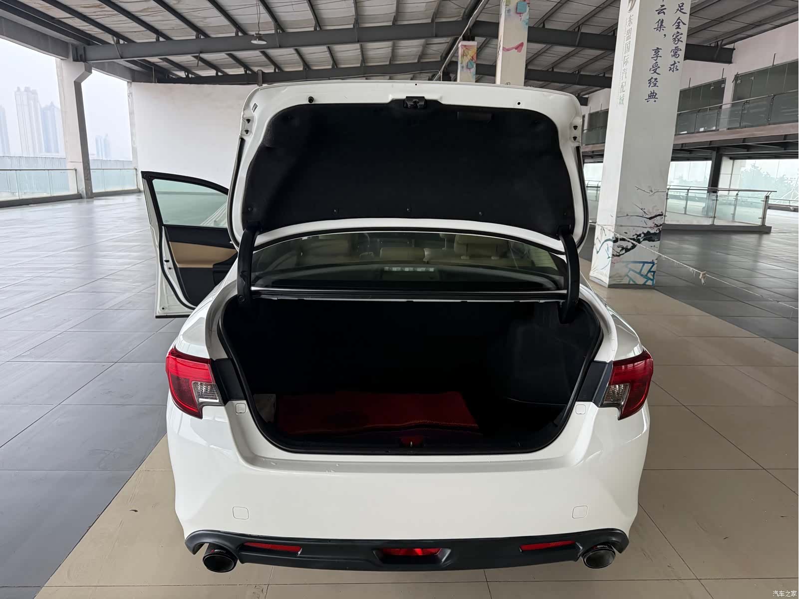 Toyota 2.5V, 2015 18