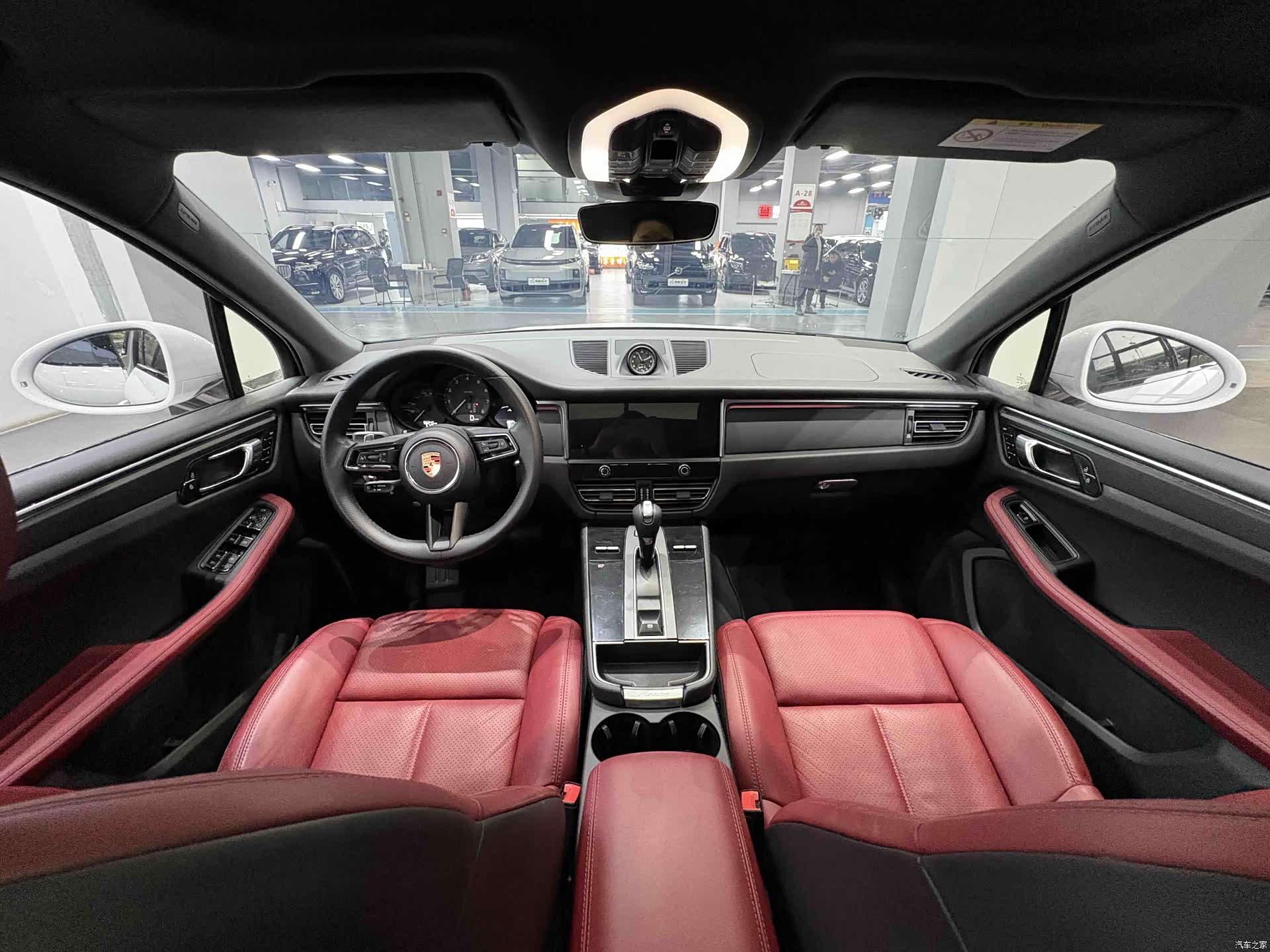 Porsche Macan, 2023 11