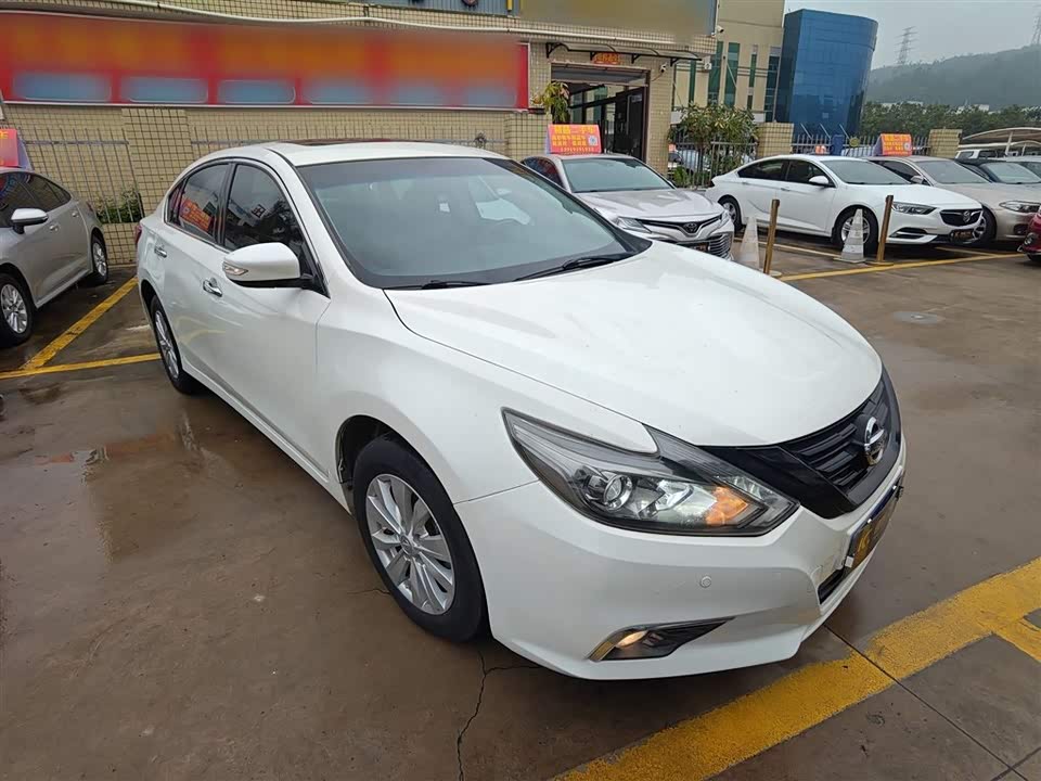 Nissan Teana