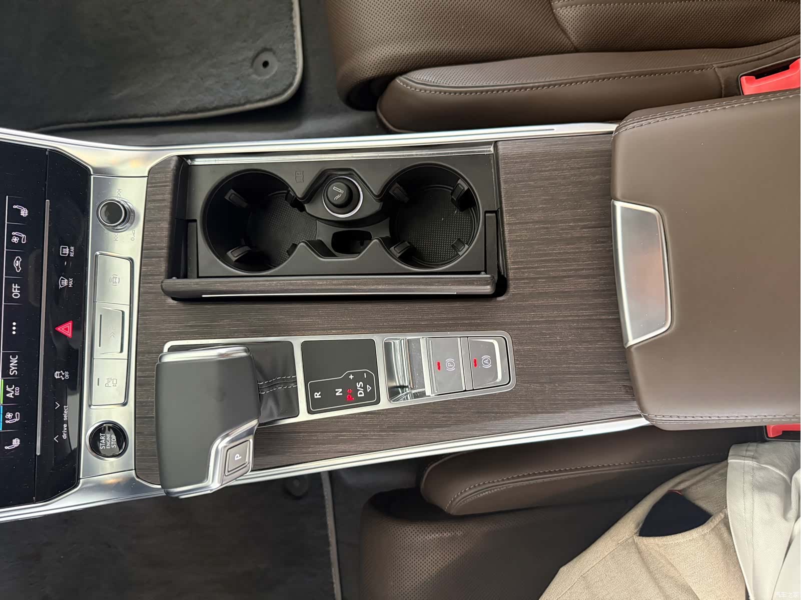 Audi A7L, 2022 14