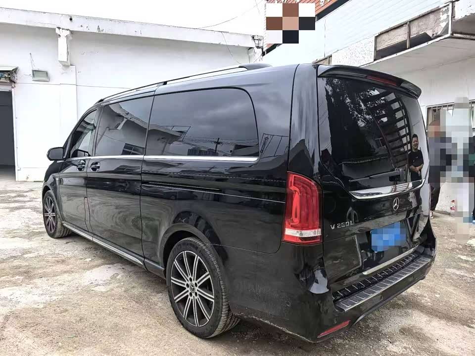 Mercedes-Benz V-class