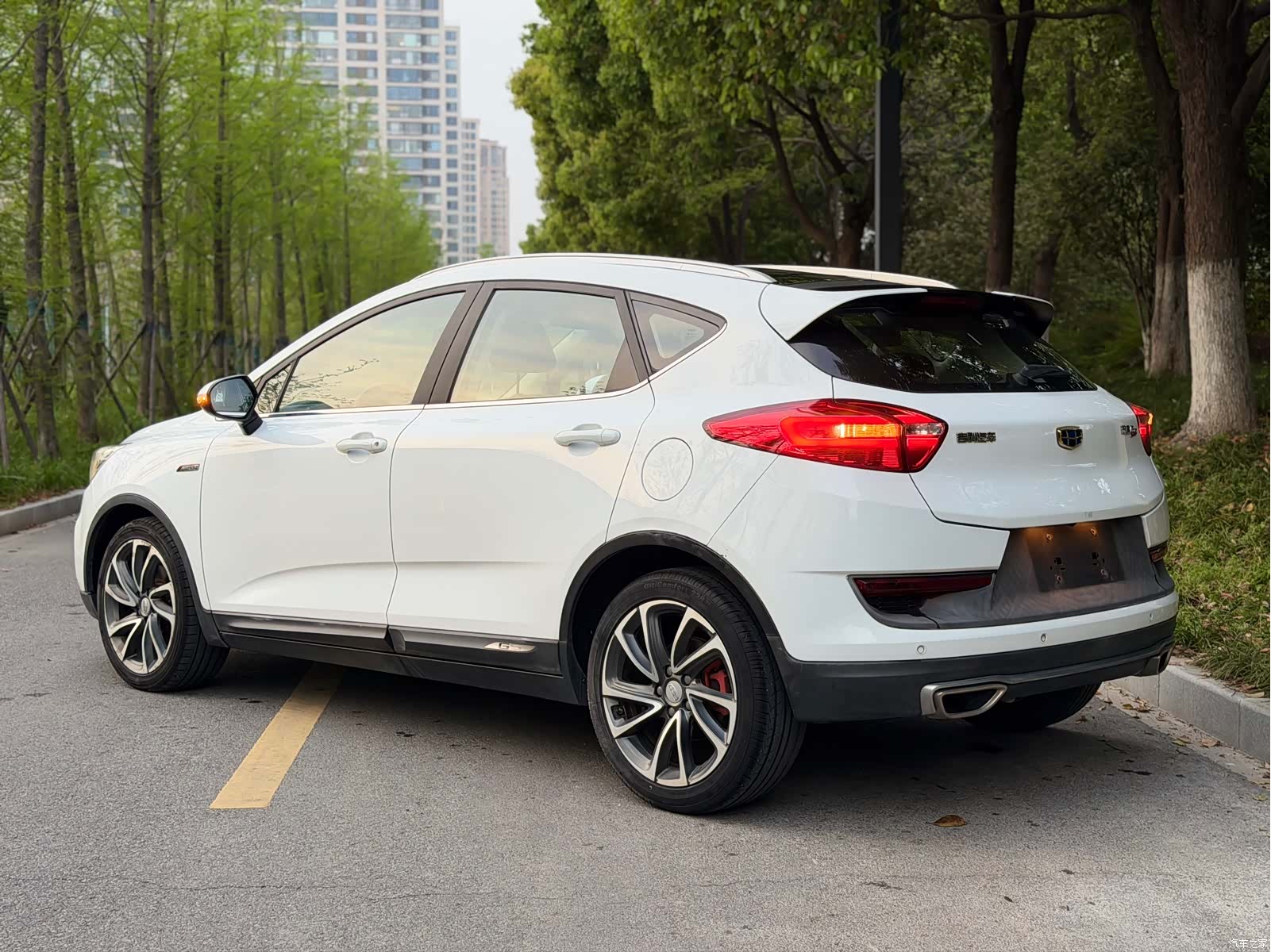 Geely Emgrand, 2018 4