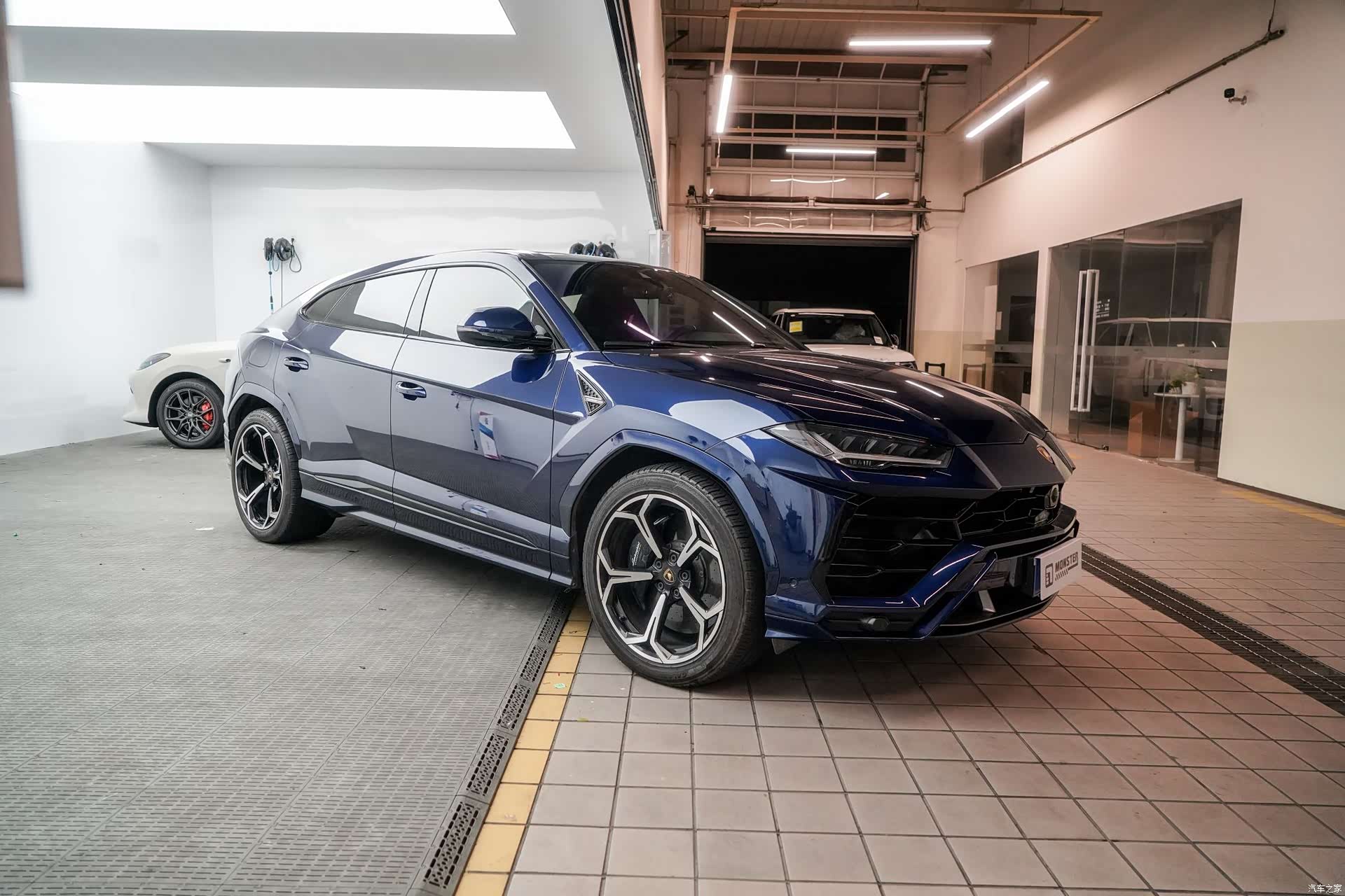 Lamborghini Urus, 2019 1