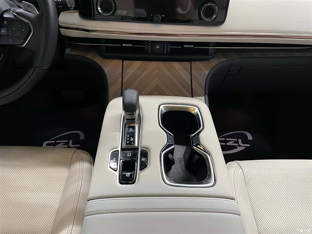 Lexus LM, 2024 11