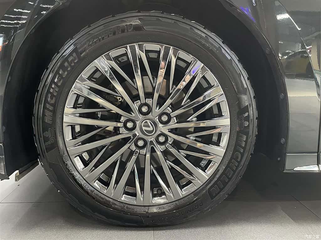 Lexus LM, 2024 16