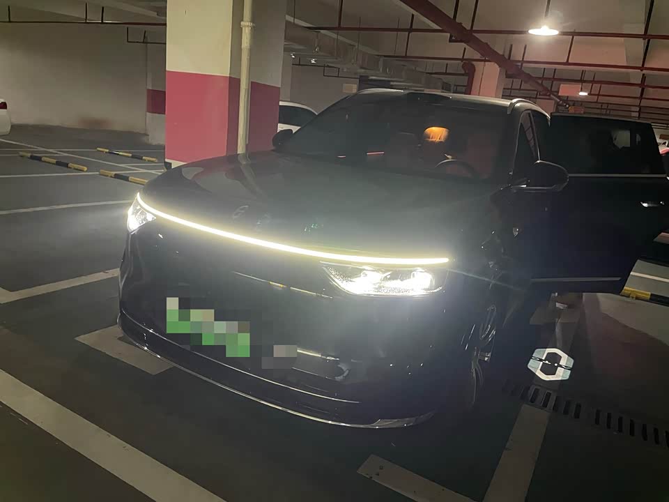 AITO Ask the world M8