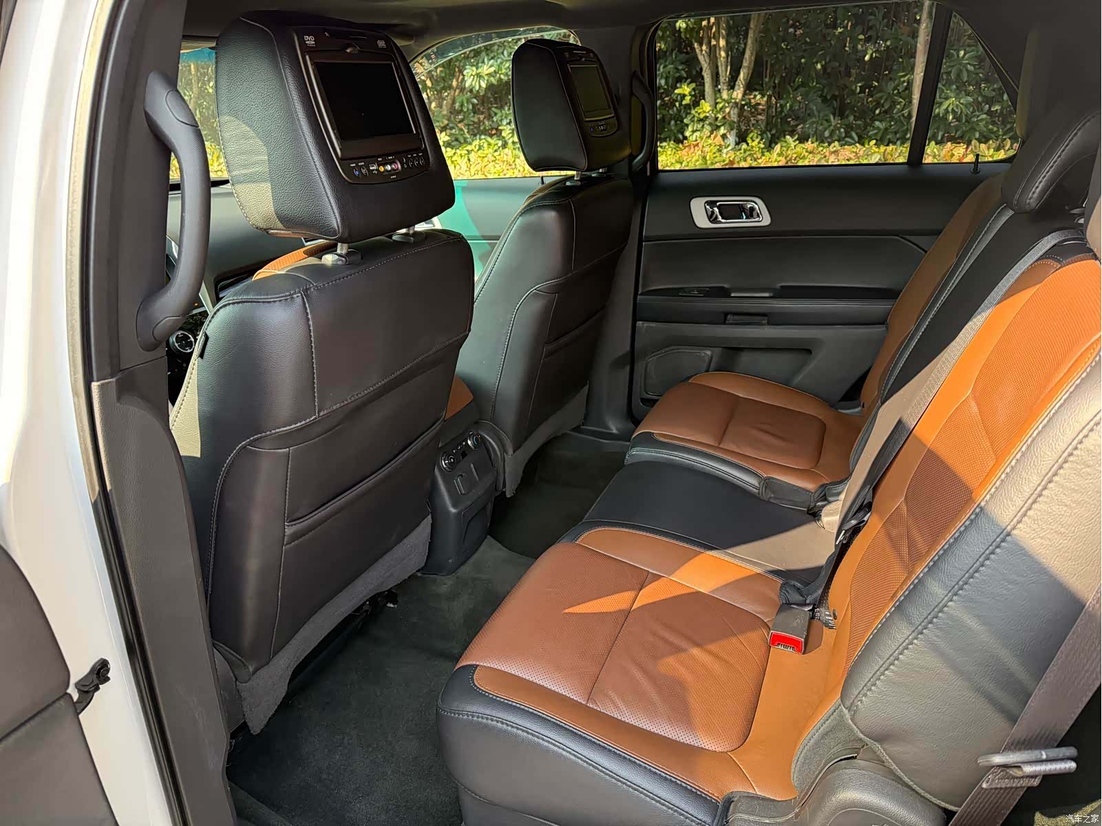 Ford Explorer, 2013 8