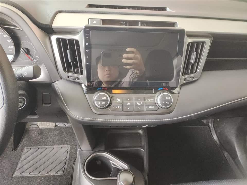 Toyota RAV4 Rongfang