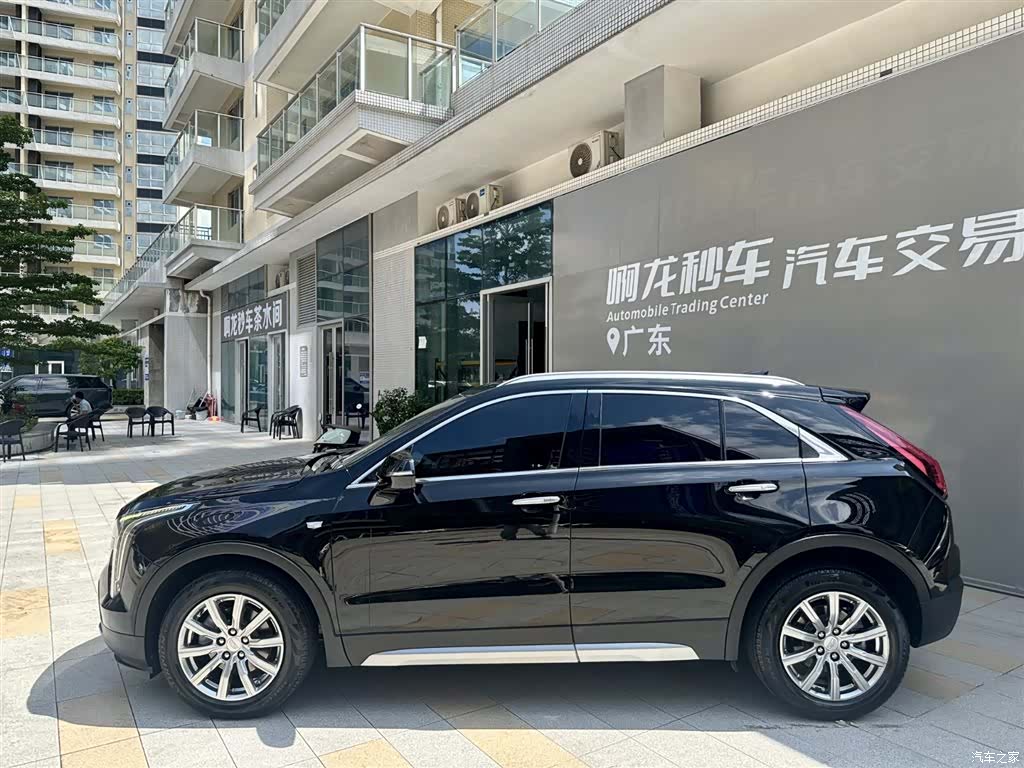 Cadillac XT4, 2021 3