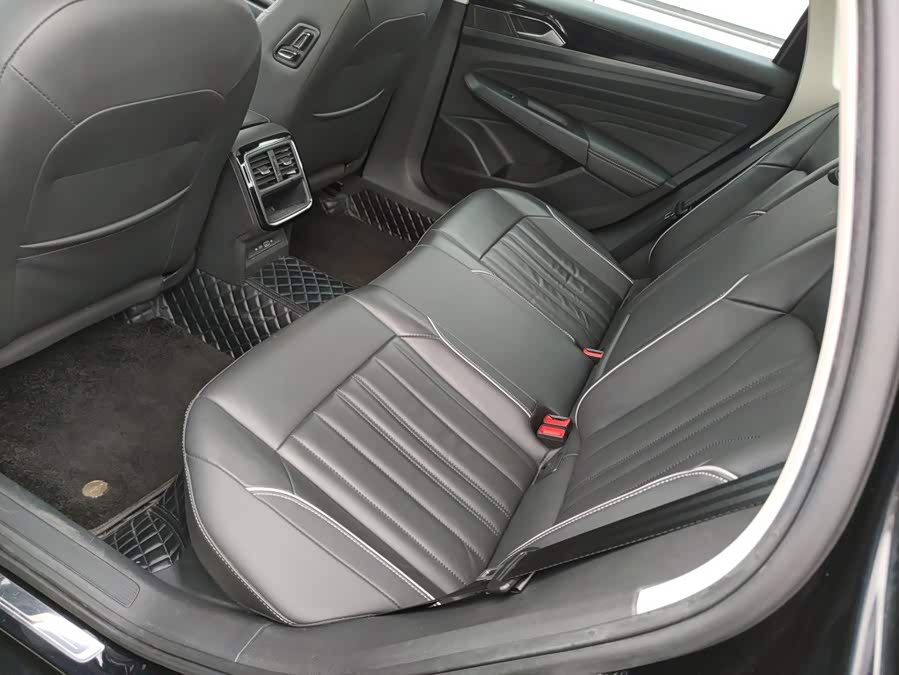 Volkswagen Passat 2022, фото 13