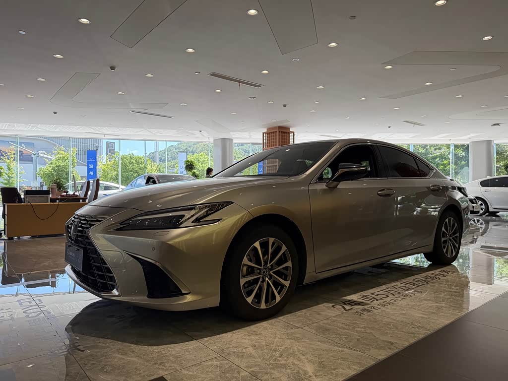 Lexus ES 2025 300h Premium