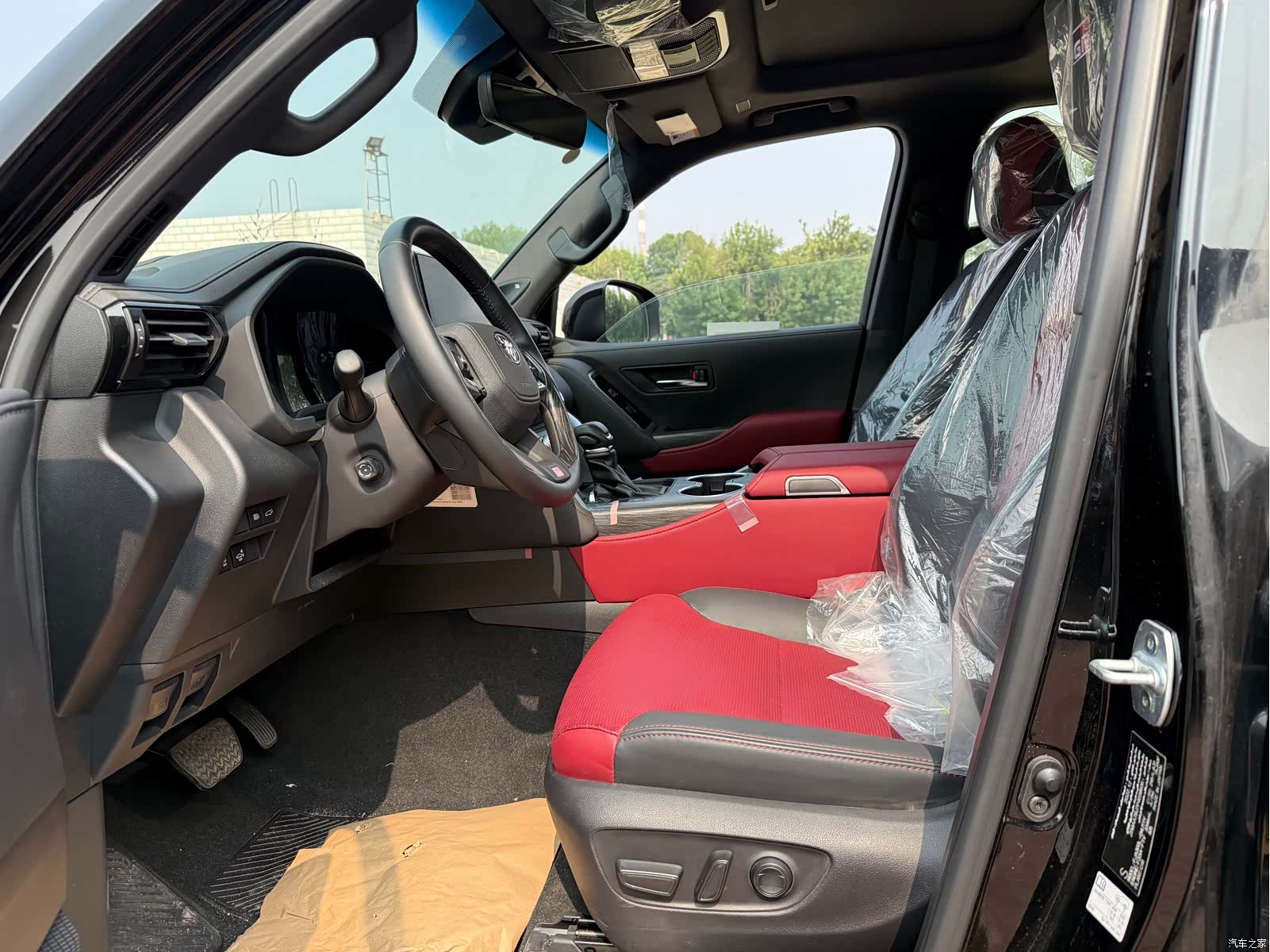 Toyota Land Cruiser, 2026 17