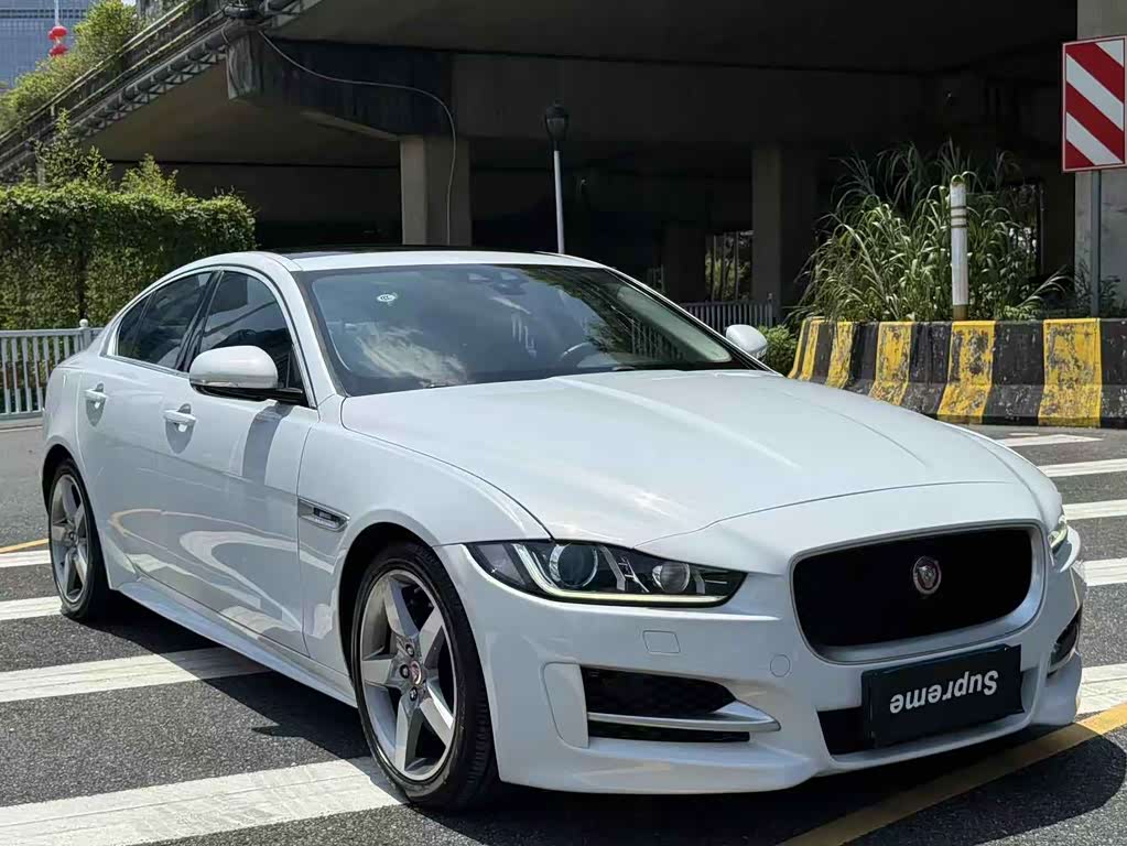 Jaguar XE
