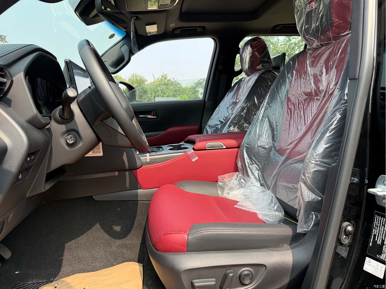 Toyota Land Cruiser, 2026 18