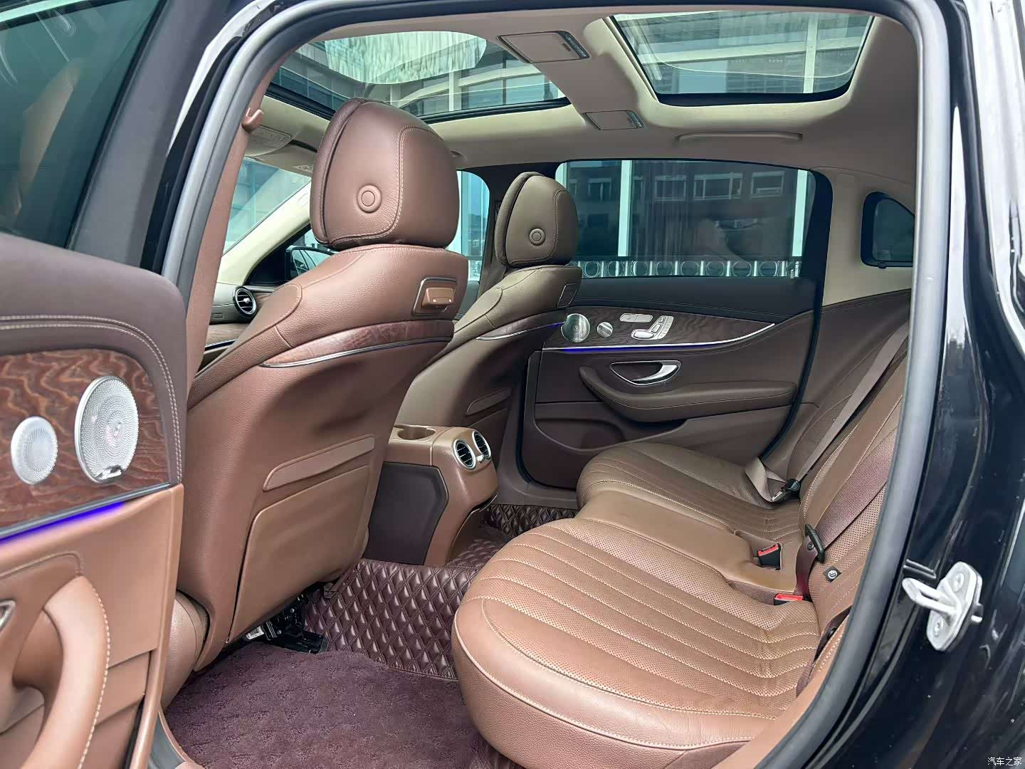 Mercedes-Benz E-Class, 2020 4